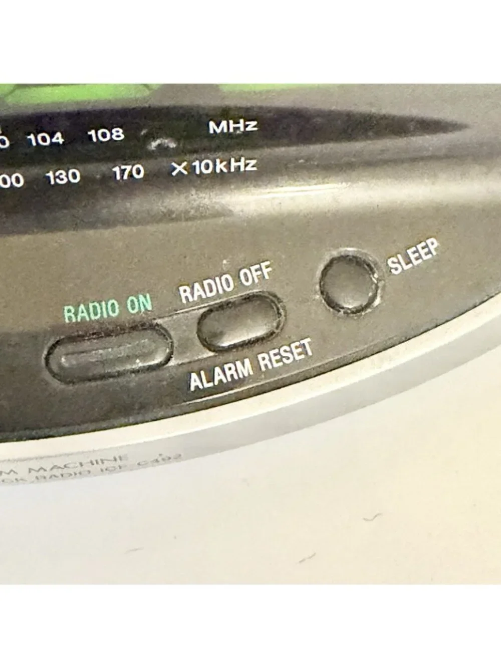Sony Dream Machine ICF-C492 AM/FM Digital Alarm Clock Radio Green LED Retro Y2K
